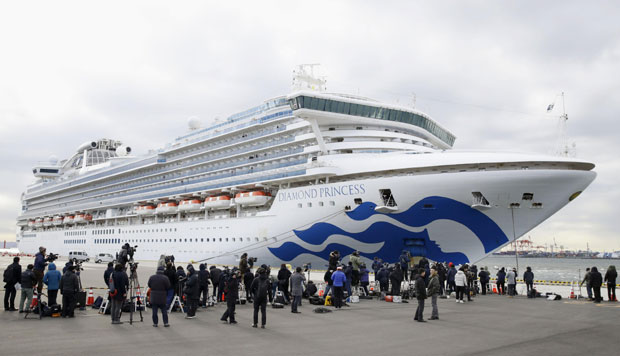 Није свеједно, не раде кафићи, НИКО не може из кабина: Врањанац (26) за Новости о стању на крузеру, на коме је заробљен са још 13 Срба